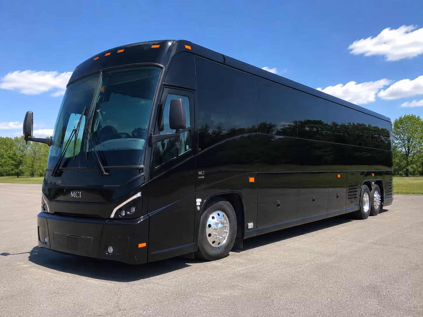 airport shuttle buses to detroit metropolitan wayne county airport dtw