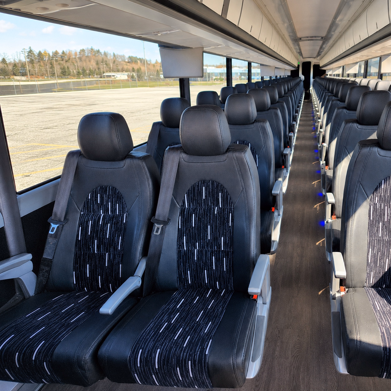 charter bus shuttle service to detroit metropolitan wayne county airport dtw