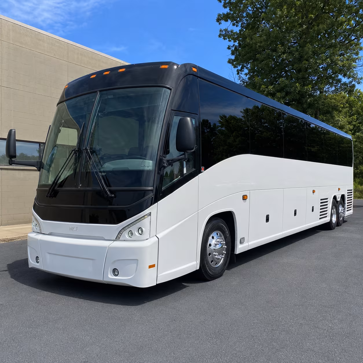 reliable group transportation between farmington hills and detroit arsenal tacom